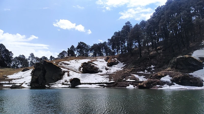 Seruvalsar Lake near Jalori Pass